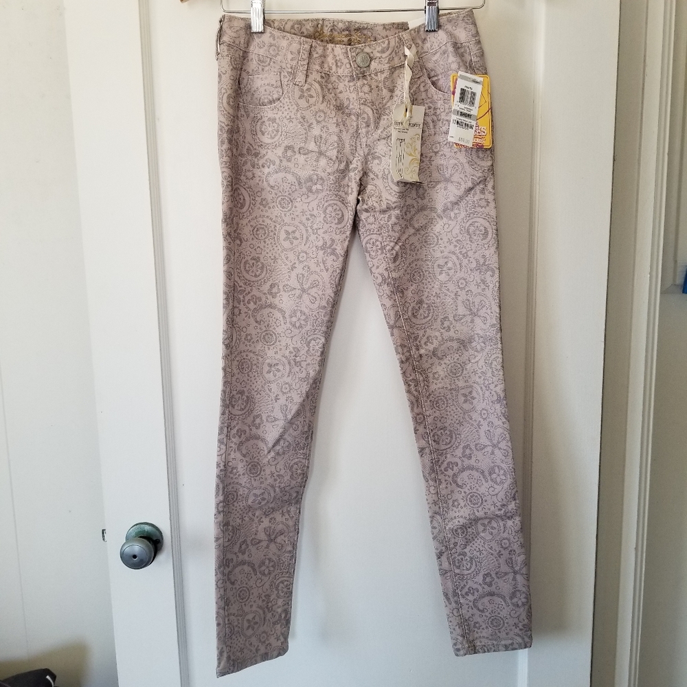 NWT American Rag low rise super skinny jeans